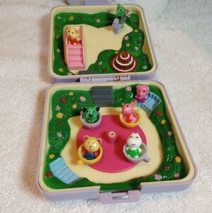 Vintage 1992 Hinstar Small World Pocket Paradise Play Set With 7 Characters Read